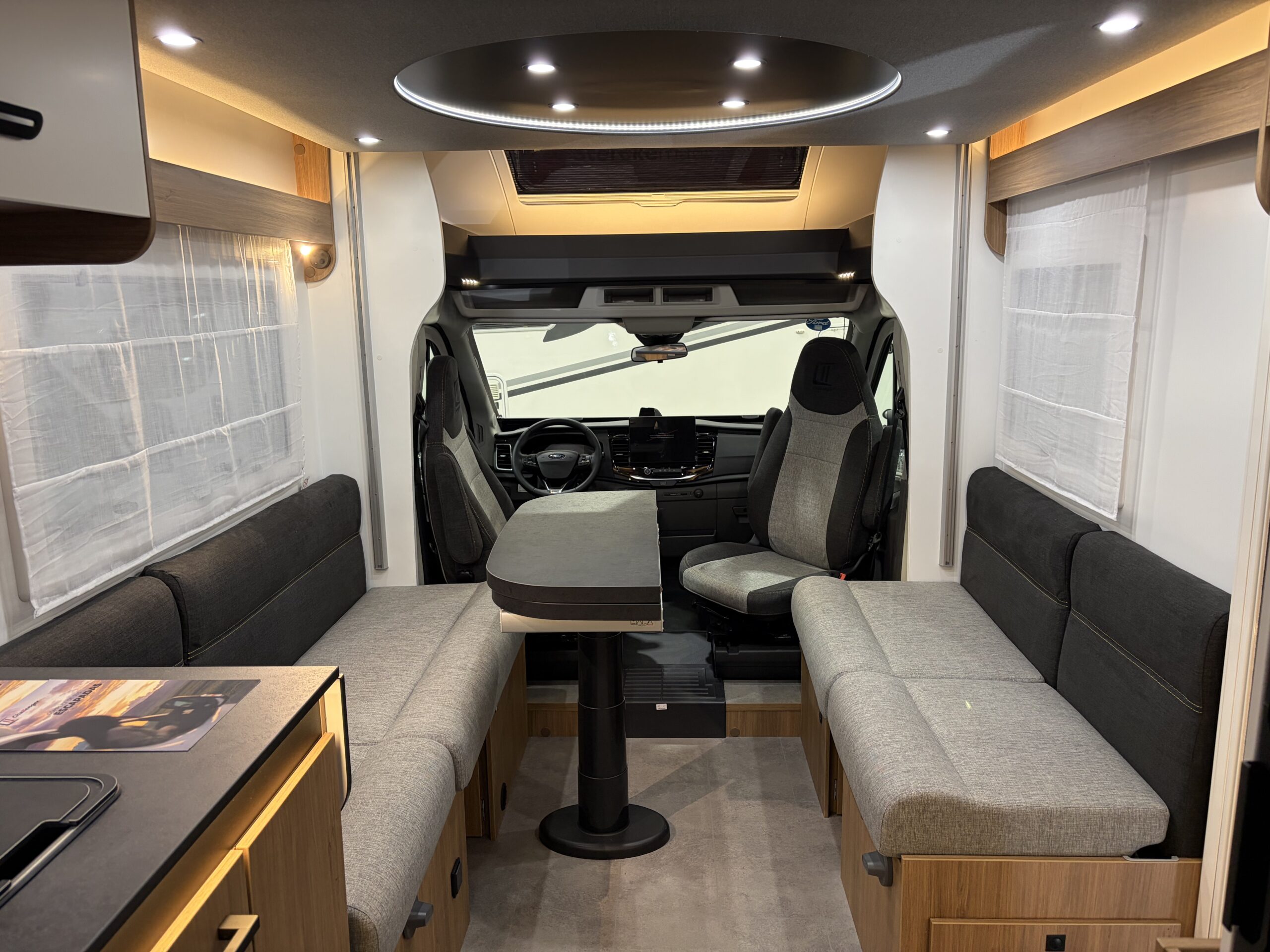 
								Challenger 260 graphite edition full									