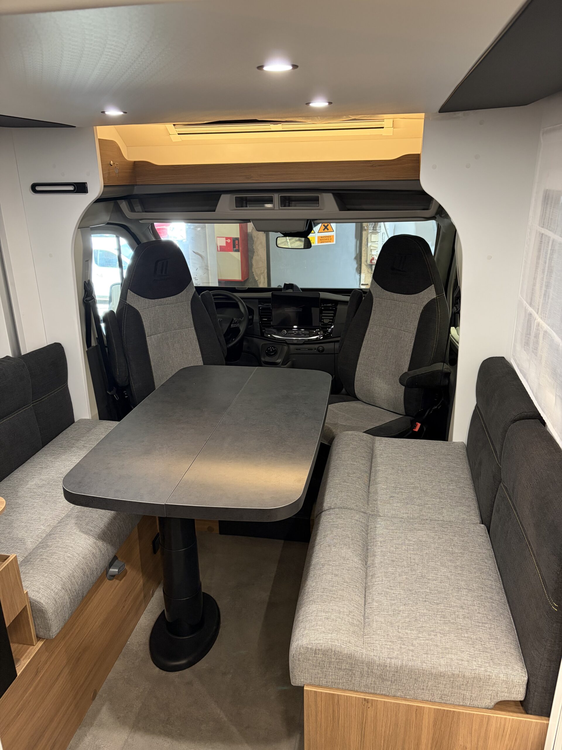 
								Challenger S294 Graphite Edition full									