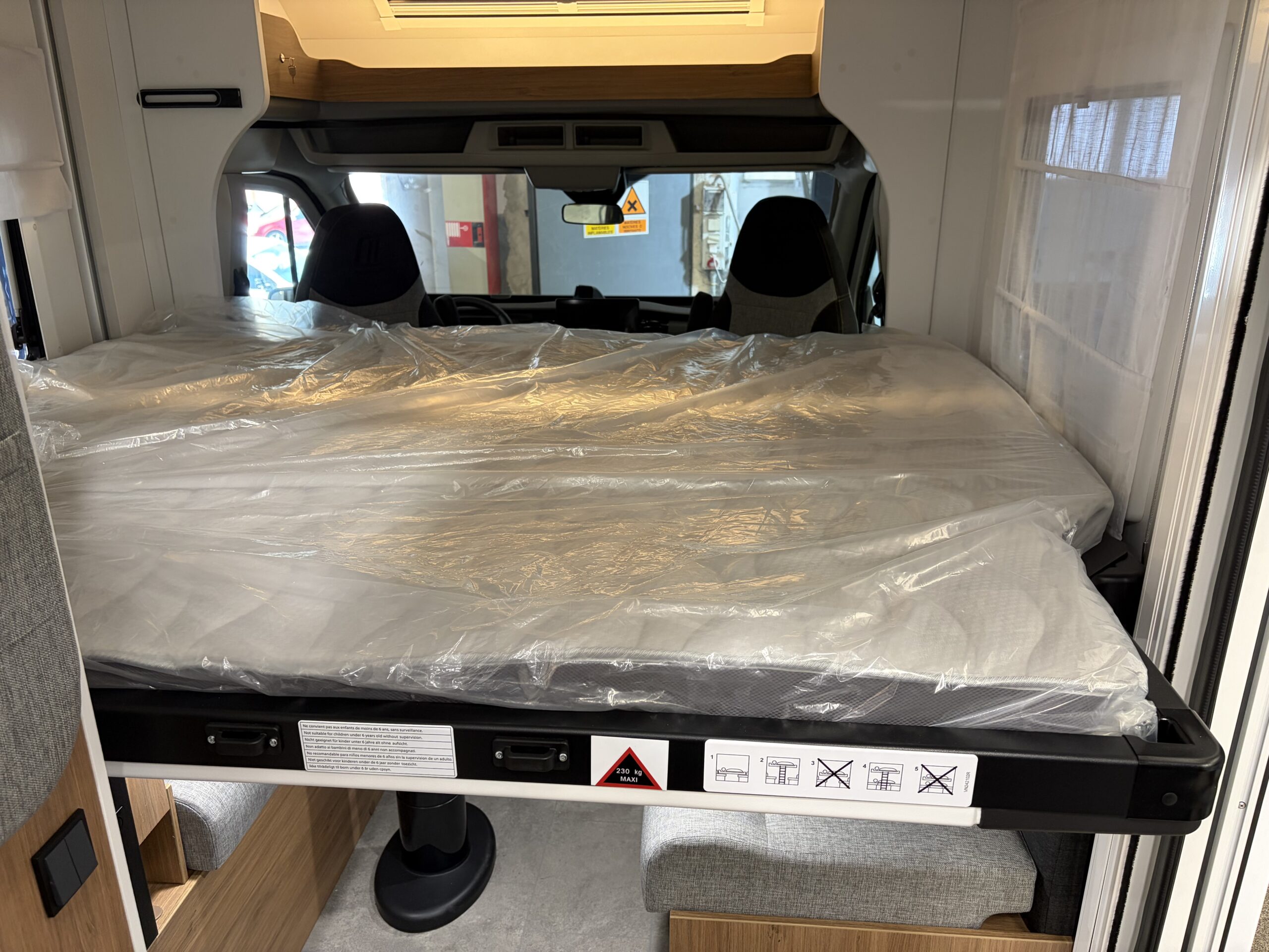 
								Challenger S294 Graphite Edition full									
