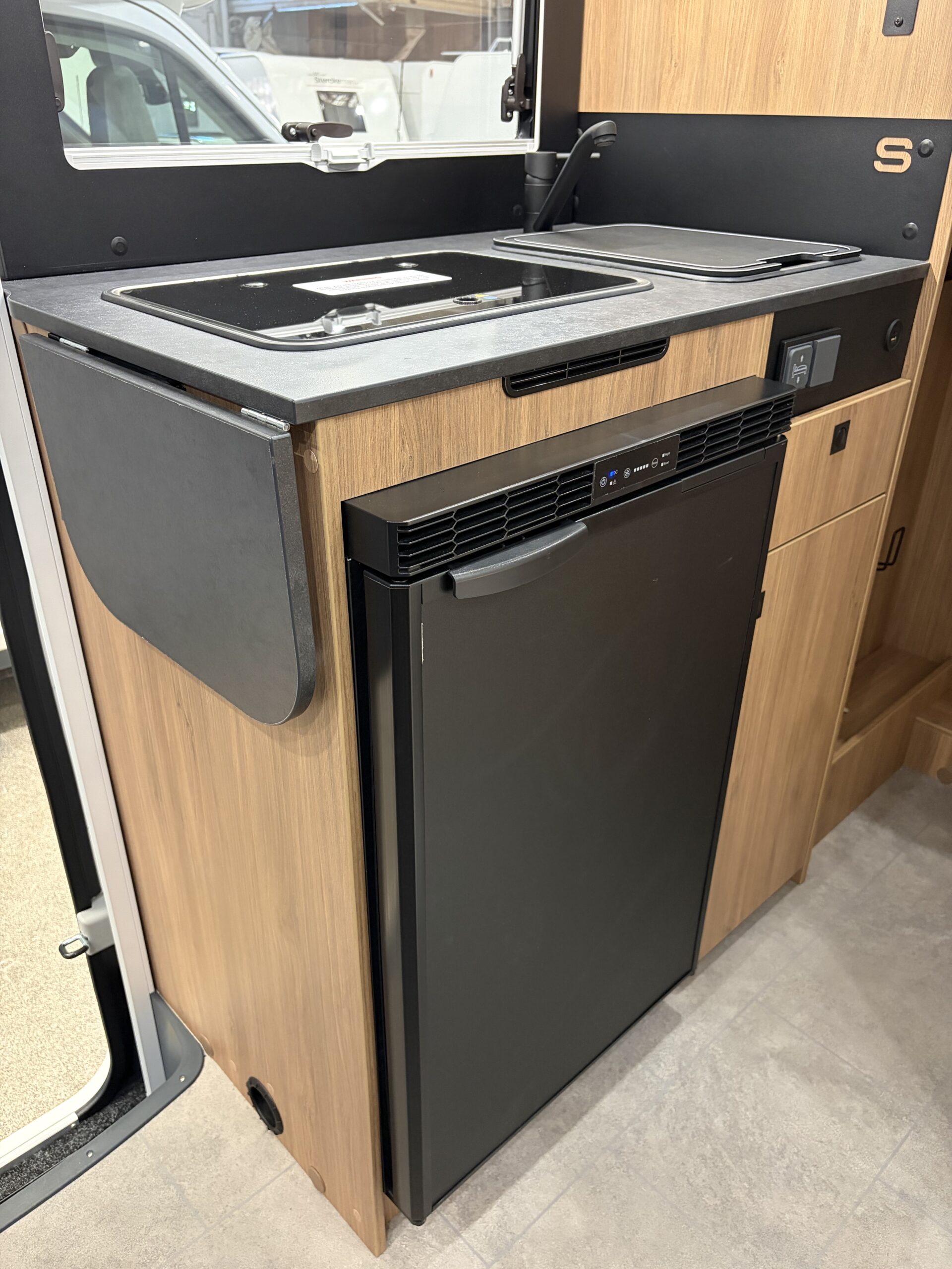 Challenger S294 Graphite Edition